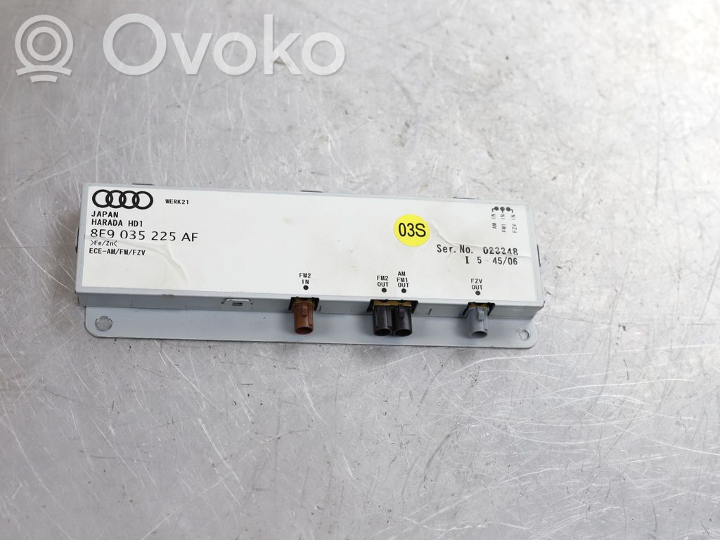 Audi A4 S4 B7 8E 8H Aerial antenna amplifier 