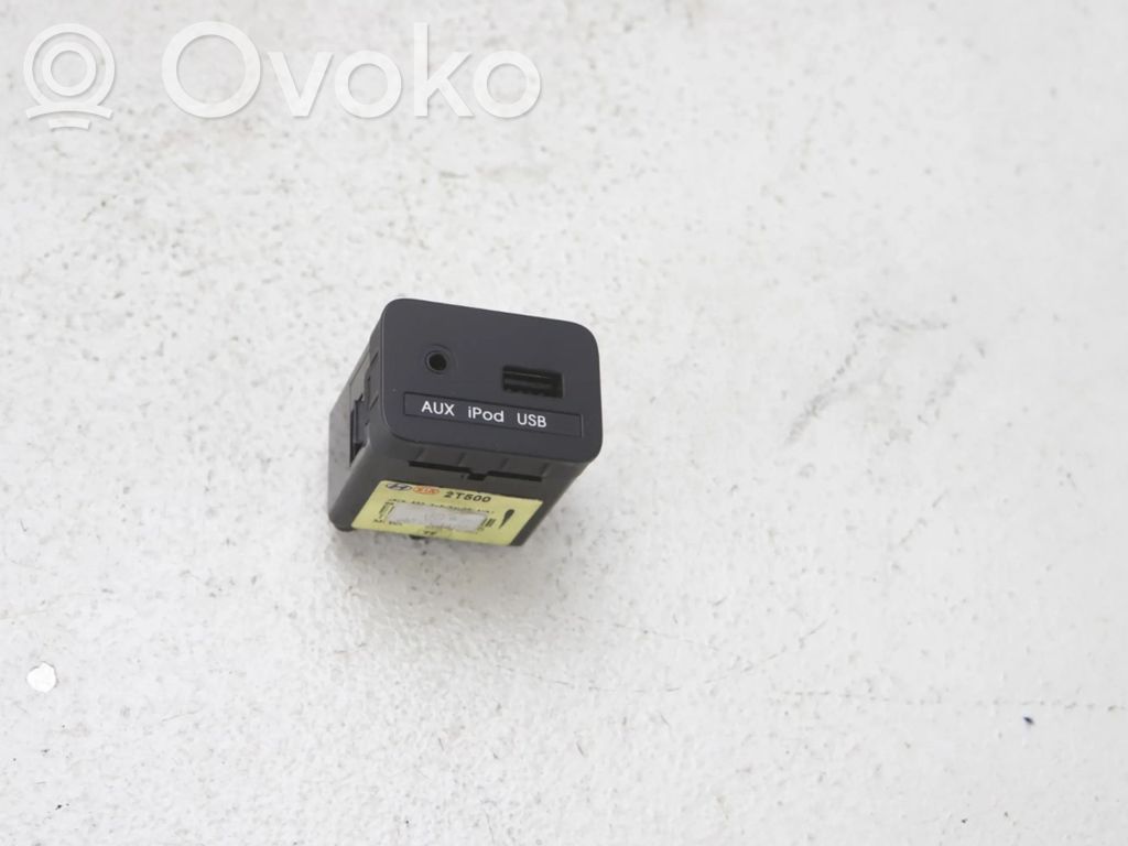 KIA Optima AUX in-socket connector 