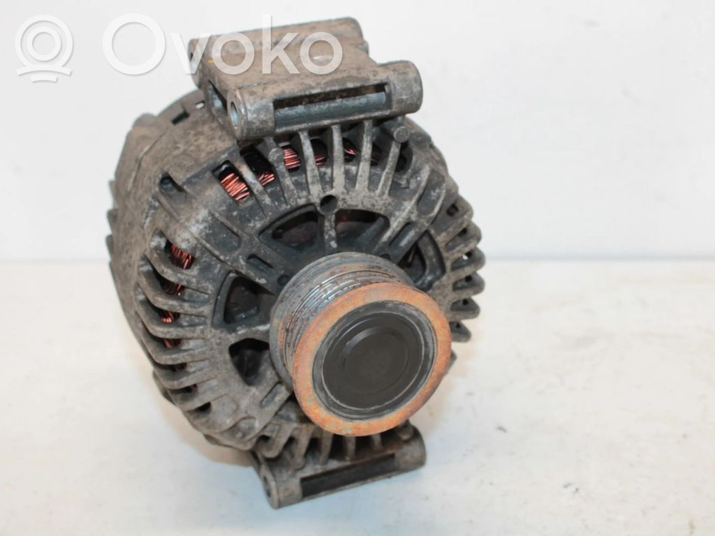 Audi A4 S4 B6 8E 8H Ģenerators 