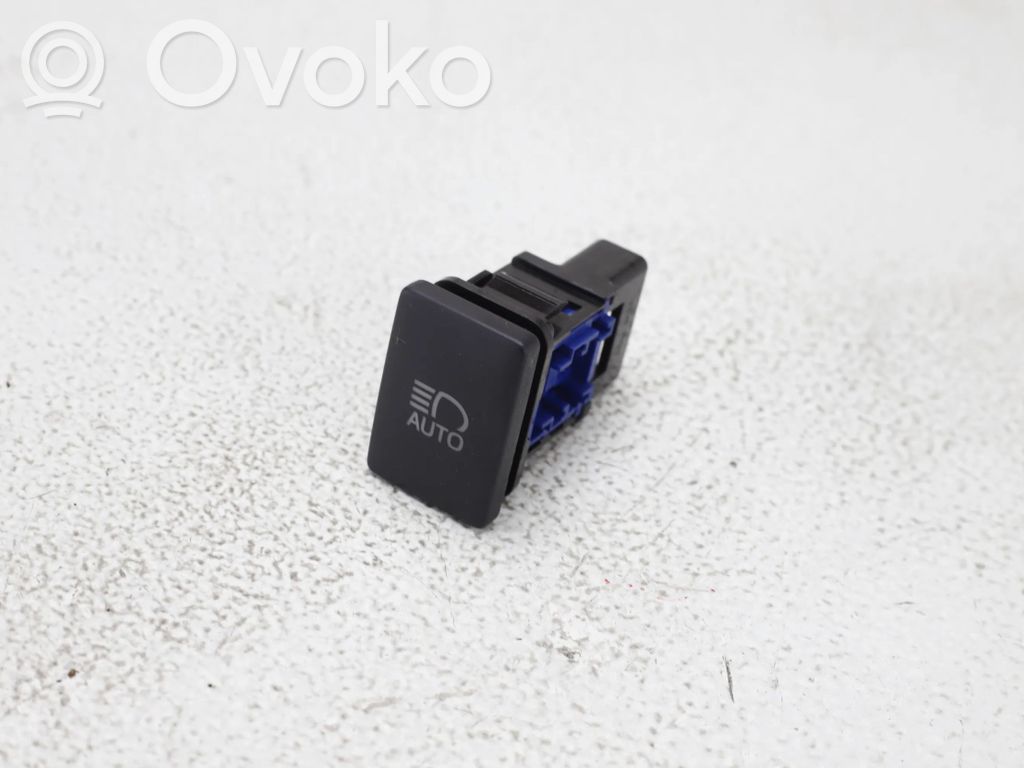 Toyota C-HR I Light switch 