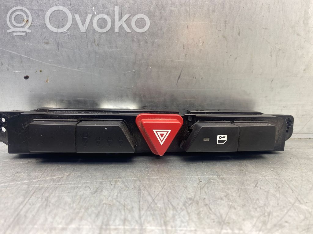 KIA Ceed Hazard light switch 