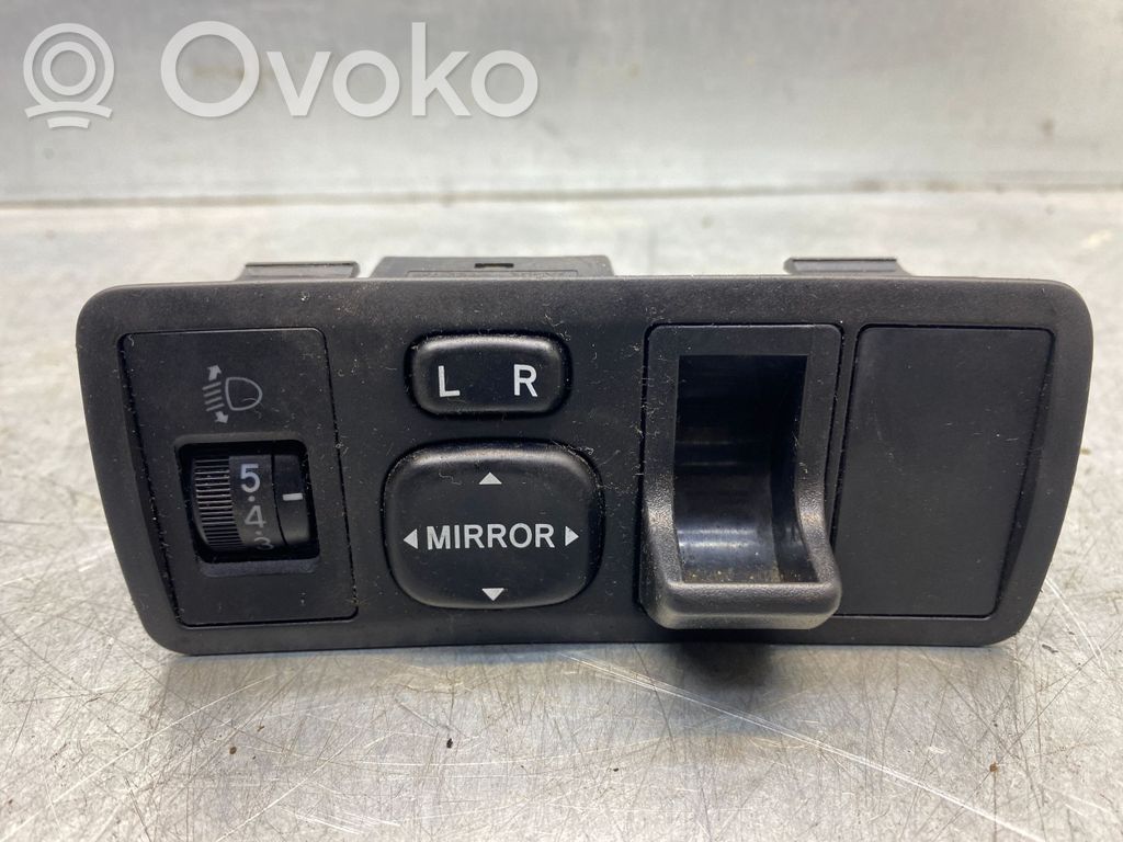 Toyota Corolla Verso E121 Wing mirror switch 