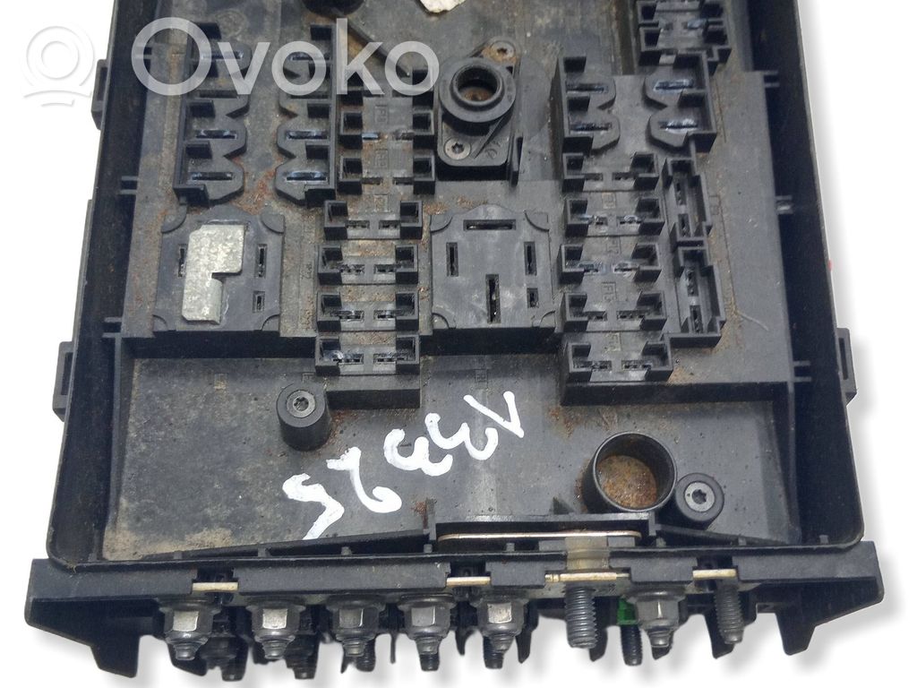 Skoda Octavia Mk2 (1Z) Fuse module 