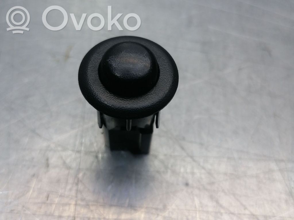 Chrysler Sebring (ST-22 - JR) Tailgate opening switch 
