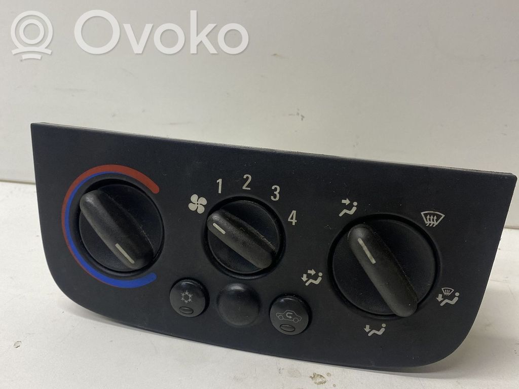 Opel Combo C Climate control unit 