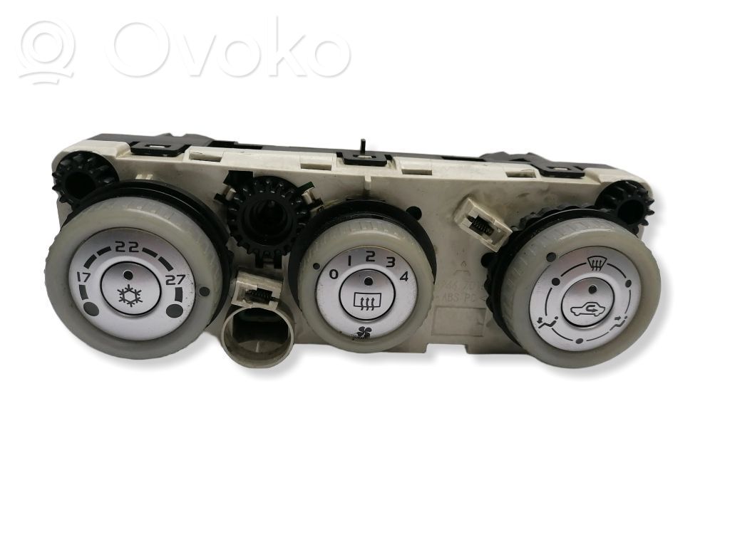 Mitsubishi Colt Climate control unit 