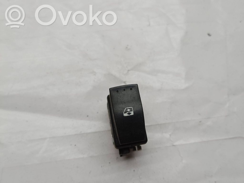 Renault Clio III Electric window control switch 