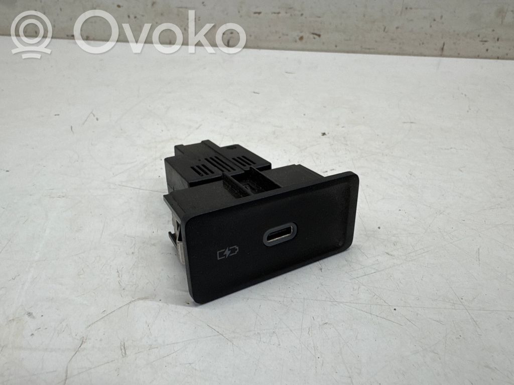 Enchufe conector USB   17A035222A