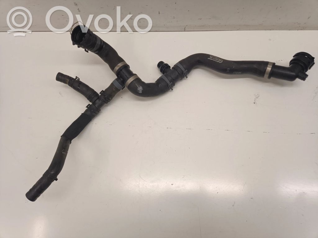 Audi A4 S4 B9 8W Engine coolant pipe/hose 