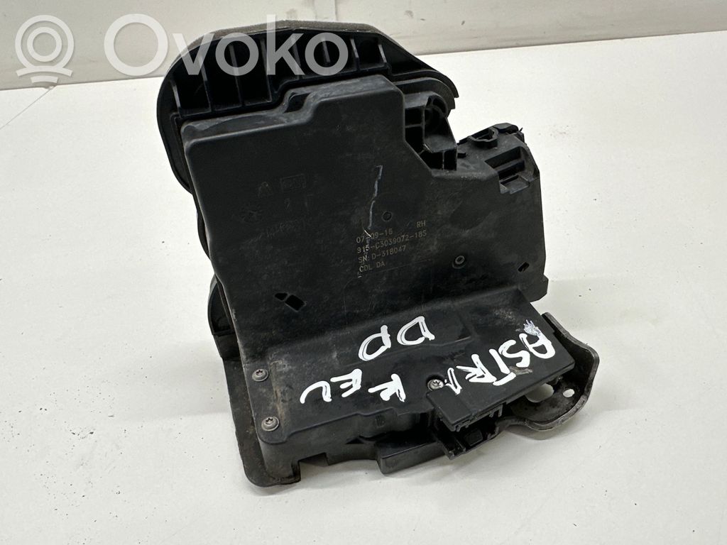 Opel Astra K Front door lock 