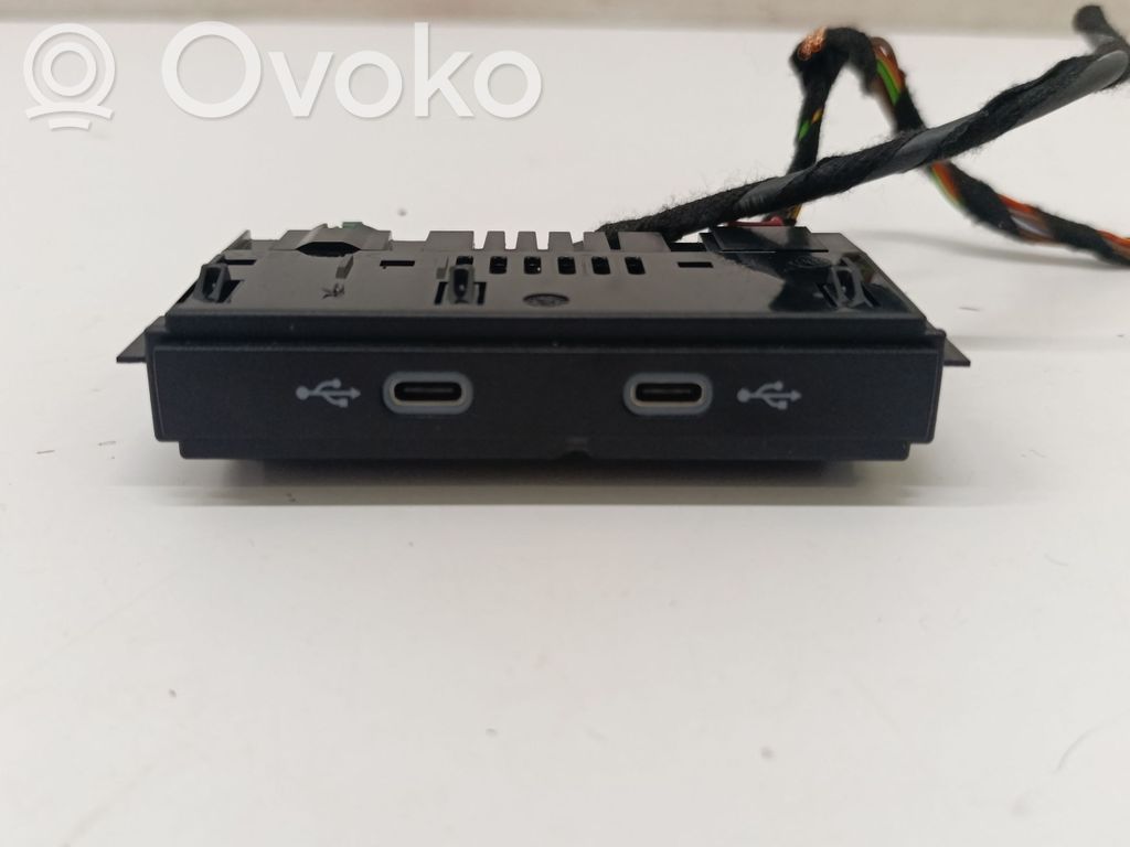 Audi Q4 Sportback e-tron USB socket connector 