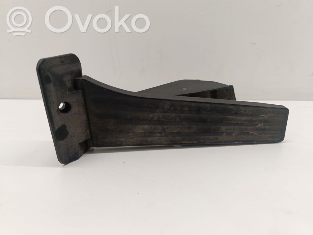 BMW 2 F46 Kaasupoljin 