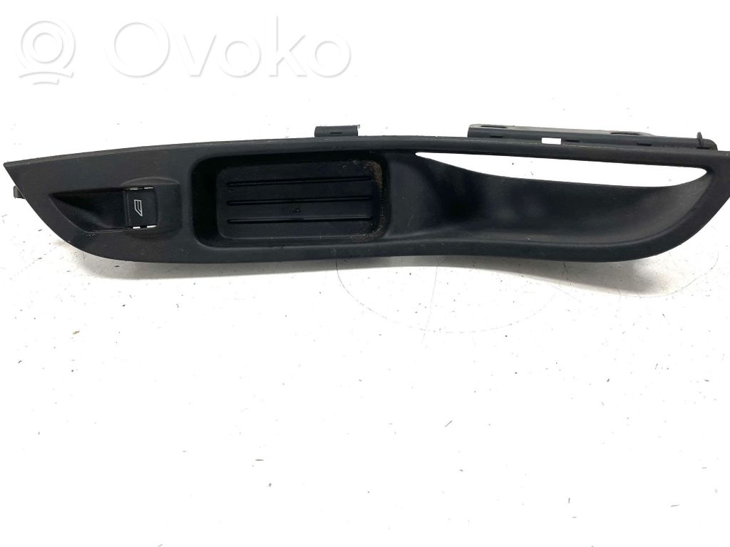 Ford Focus Elektrisko logu slēdzis 