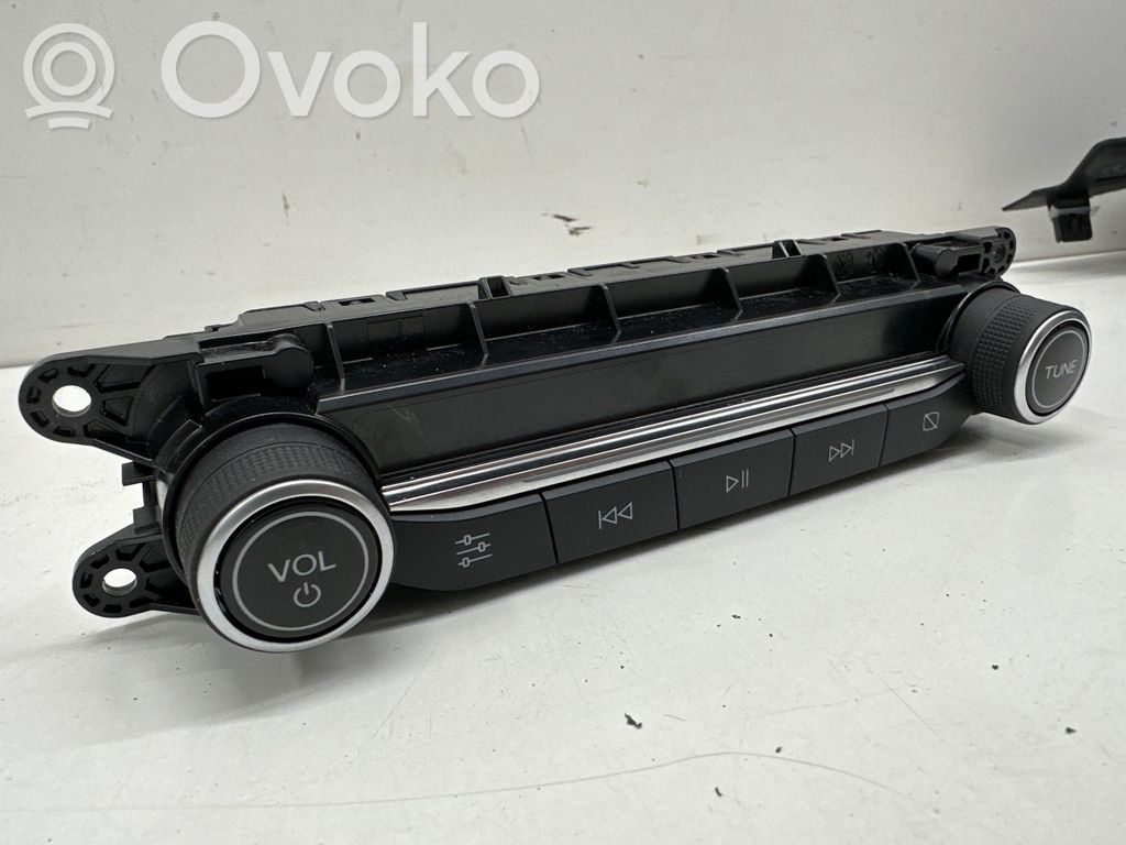 Ford Focus Multimediju kontrolieris 