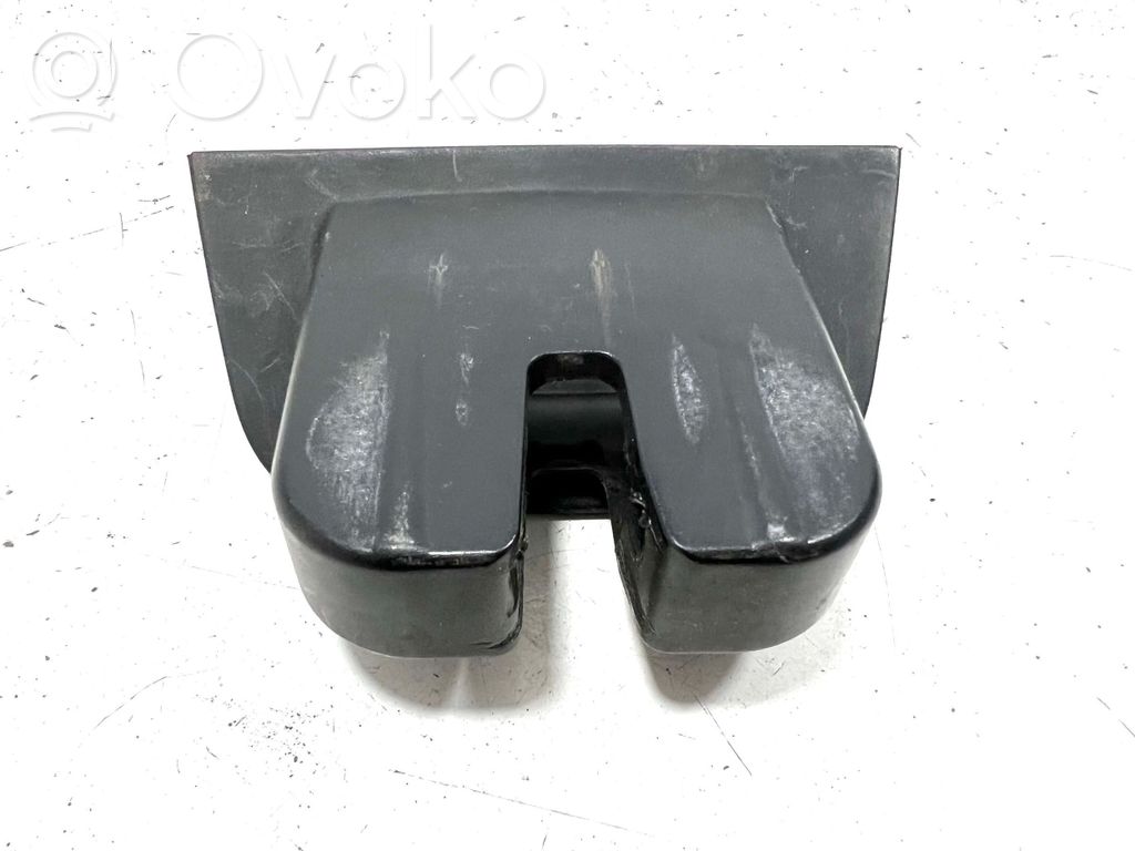 Audi A4 S4 B7 8E 8H Tailgate/boot lid lock trim 