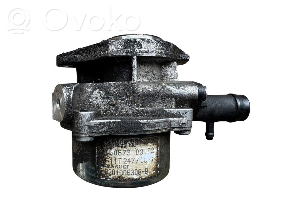 Renault Clio III Vacuum pump 