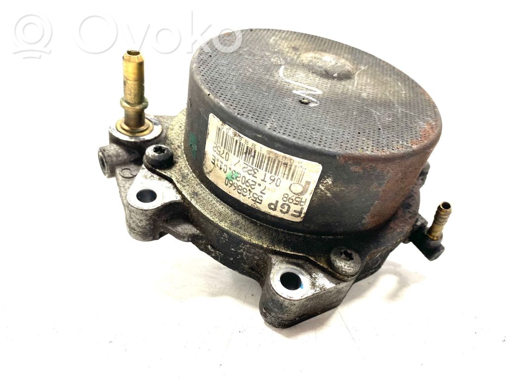 Opel Zafira B Vacuum pump 