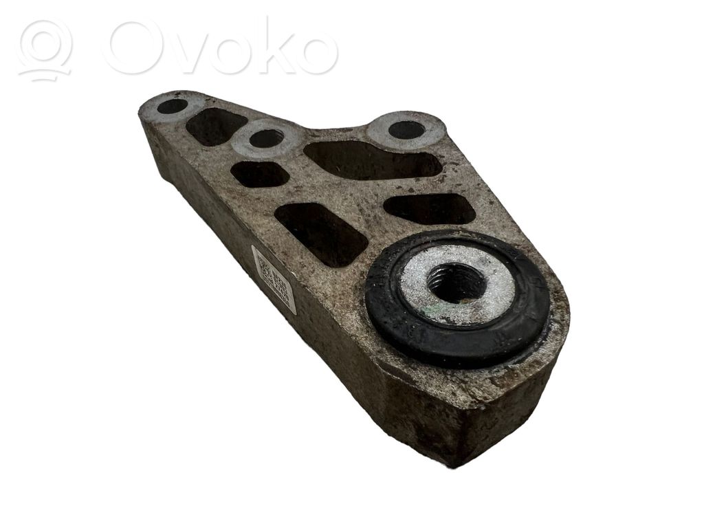 Jeep Renegade Engine mounting bracket 