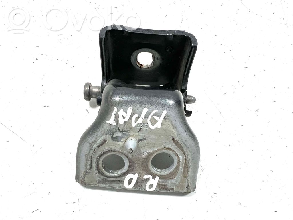 Citroen C3 Front door lower hinge 