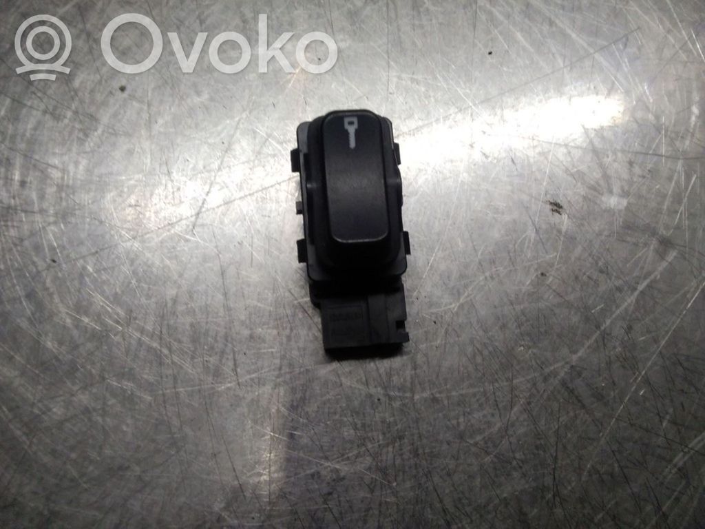 Central locking switch button   461793,W617K