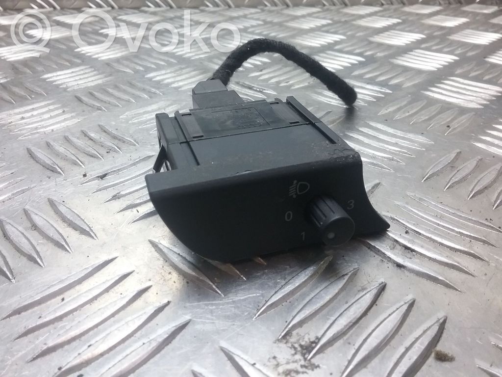 Audi A4 S4 B7 8E 8H Headlight level height control switch 