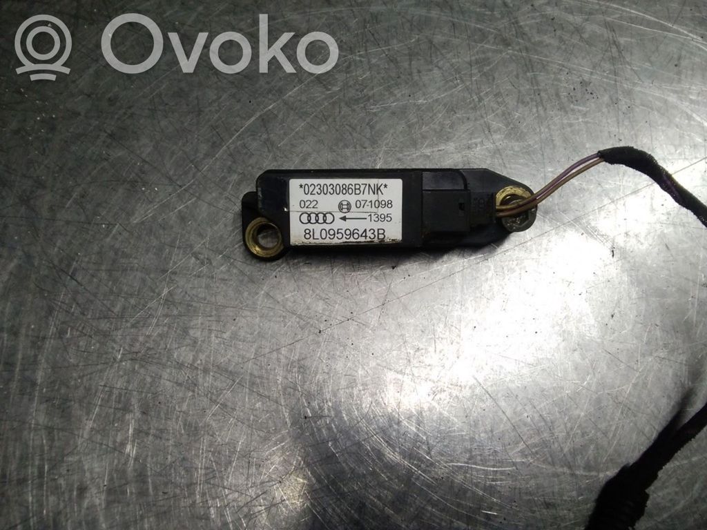 Audi A3 S3 8L Airbagsensor Crashsensor Drucksensor 