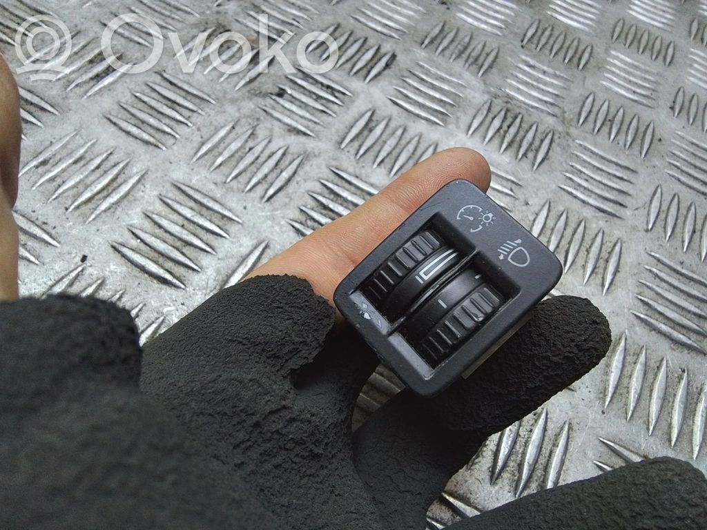 Volkswagen PASSAT B6 Headlight level height control switch 