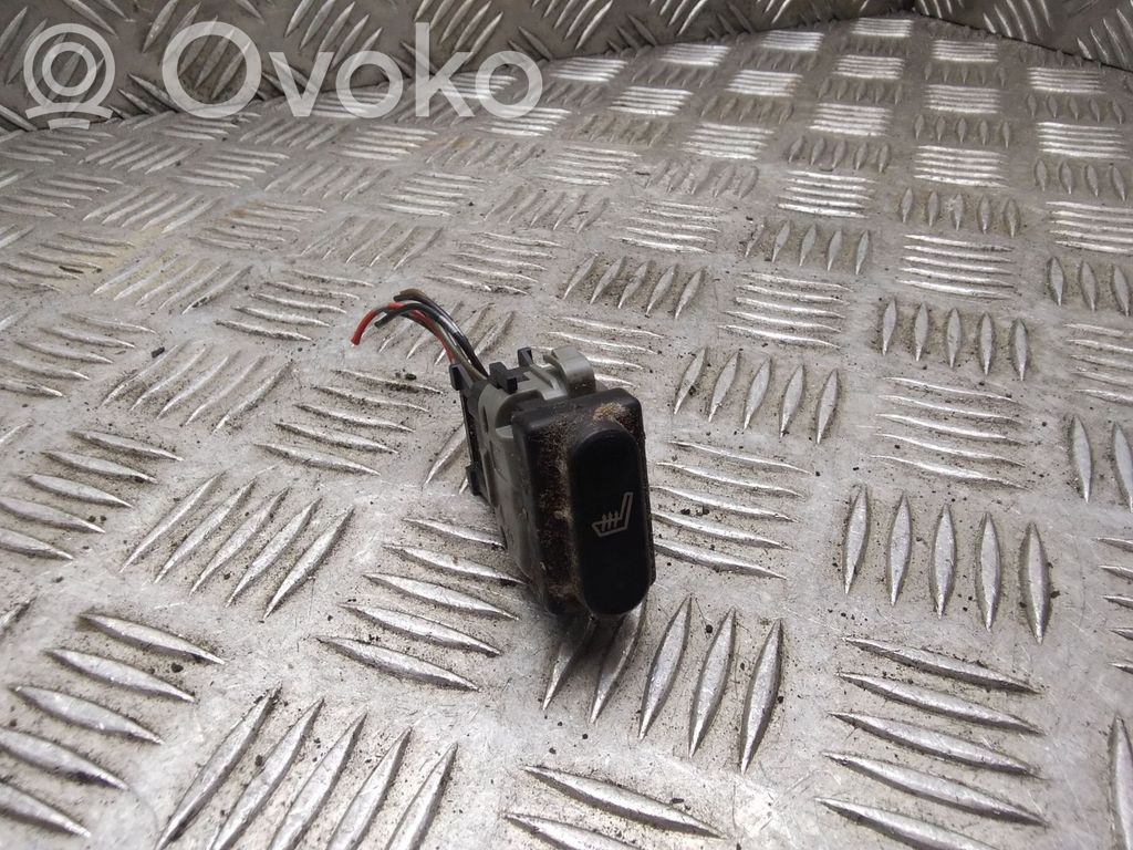 Nissan Qashqai Seat heating switch 