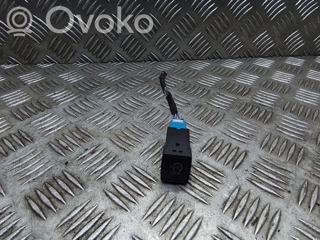 Nissan Qashqai Traction control (ASR) switch 