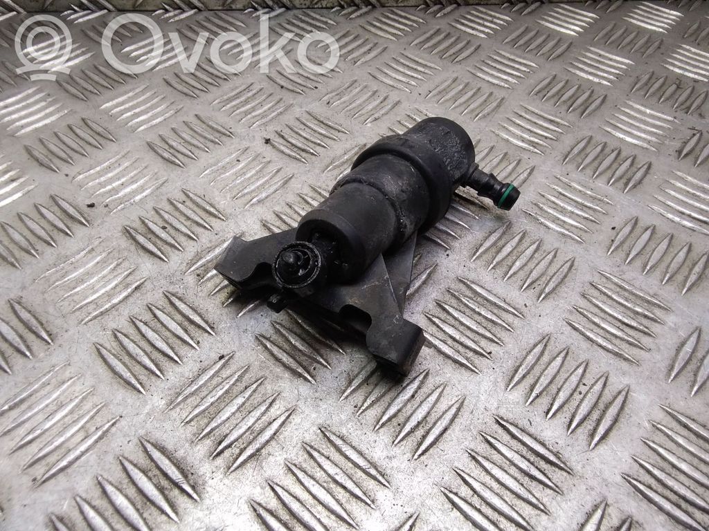 Headlight washer spray nozzle