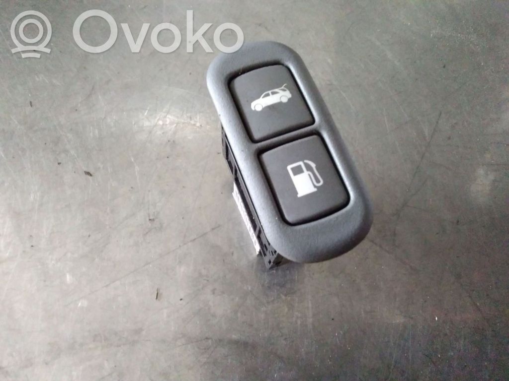 KIA Sorento Fuel tank opening switch 