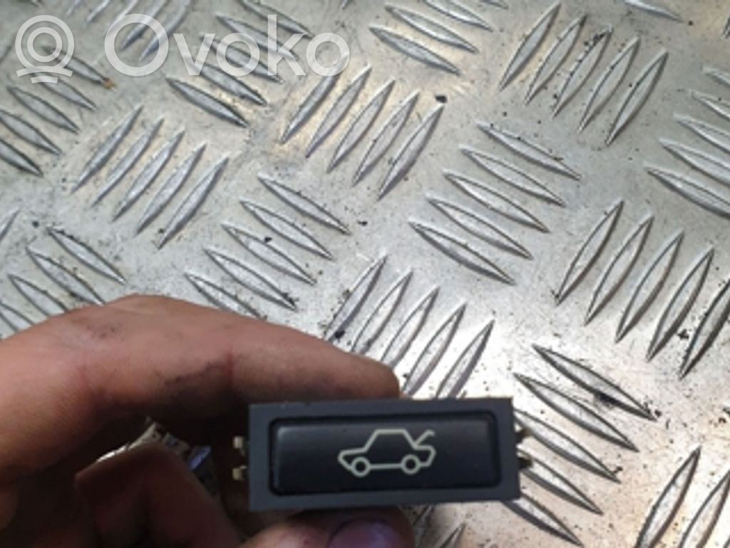 BMW 5 E39 Tailgate opening switch 