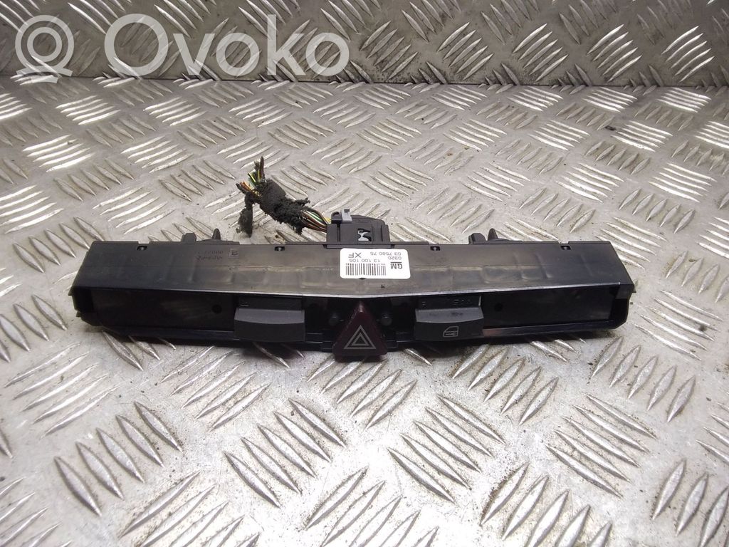 Opel Astra H Hazard light switch 
