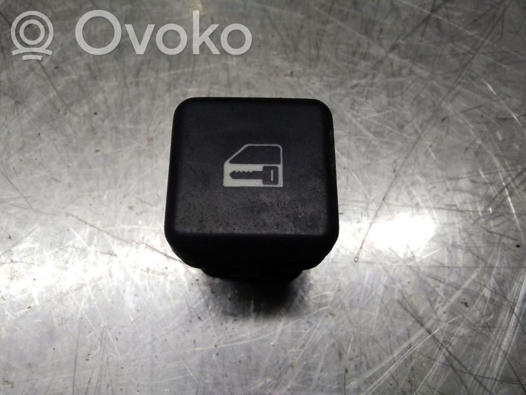 BMW 5 E39 Central locking switch button 