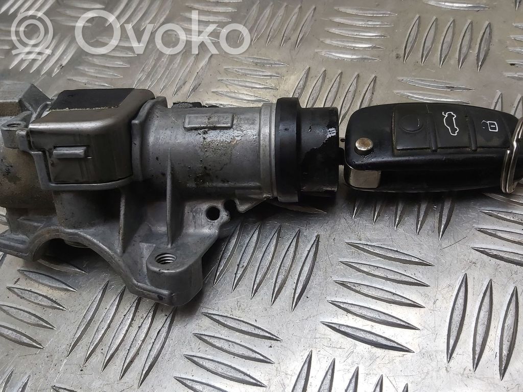 Audi A4 S4 B7 8E 8H Užvedimo spynelė 