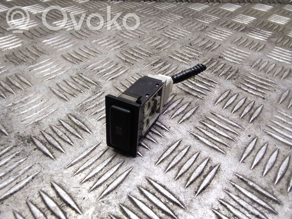 Toyota Avensis T250 Windscreen/window heater switch 