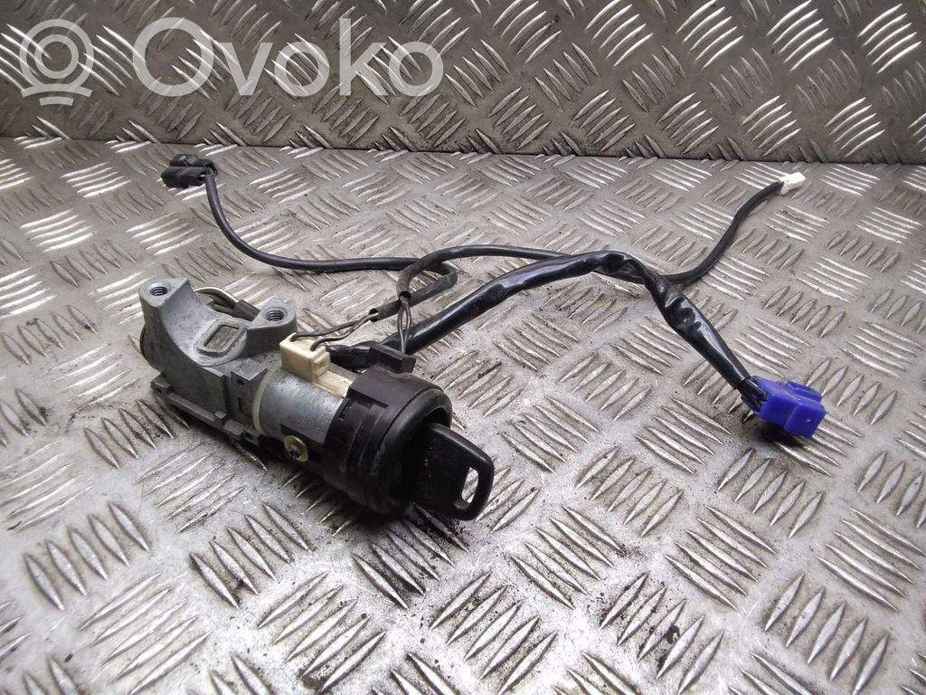 Subaru Legacy Užvedimo spynelė 