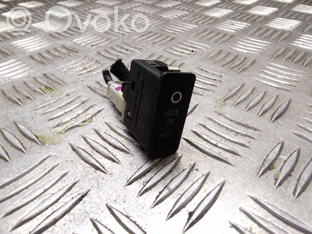 Mini One - Cooper Coupe R56 Câble adaptateur AUX 