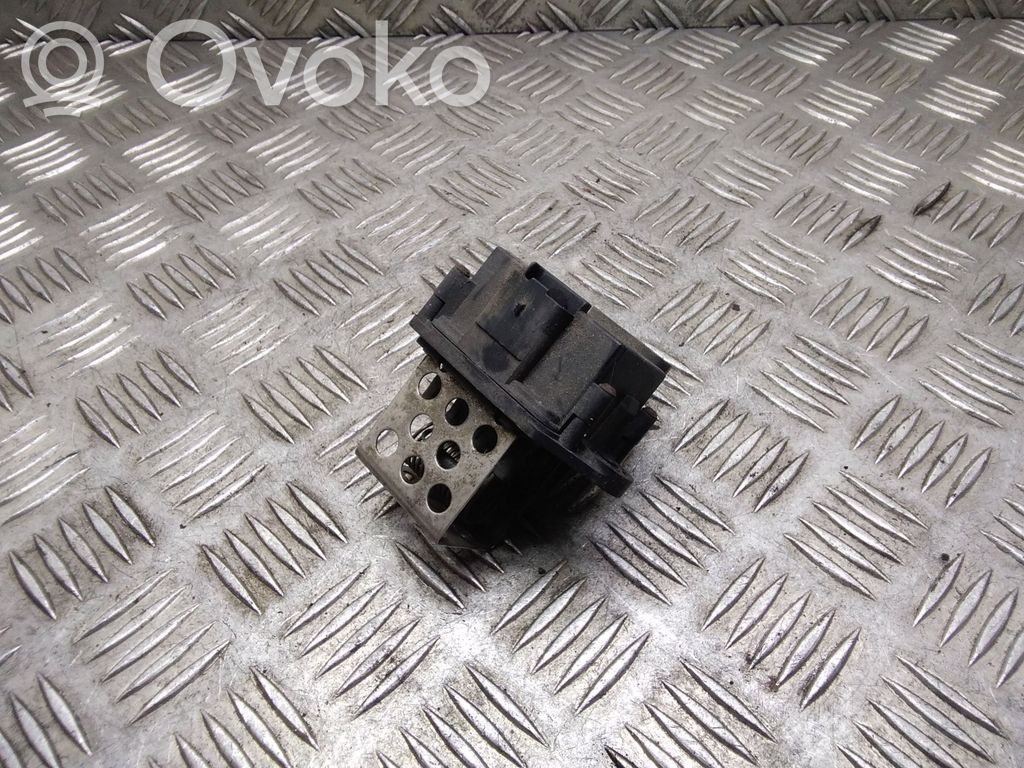 Peugeot 307 Coolant fan relay 