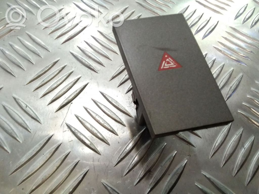 Opel Vectra C Hazard light switch 