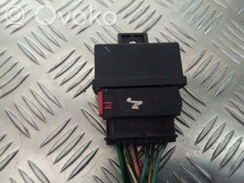 Citroen C4 I Fuel pump relay 