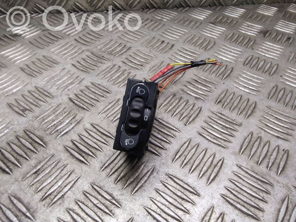 Renault Trafic II (X83) Headlight level height control switch 