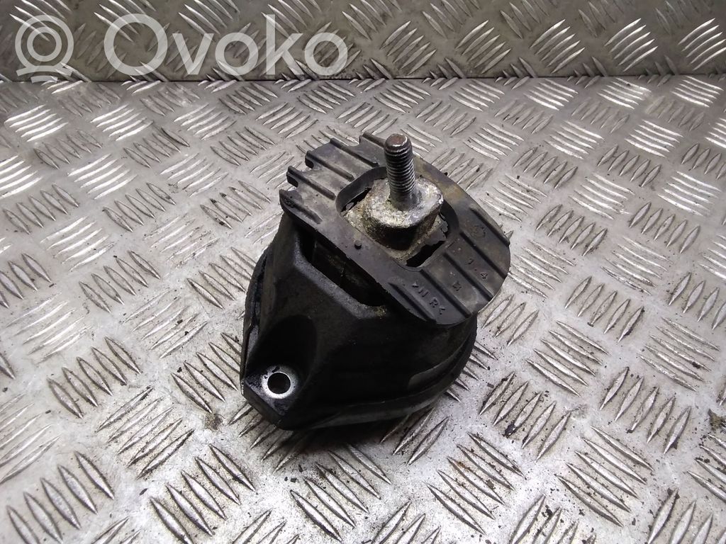 Engine mount bracket   6770642,677064201