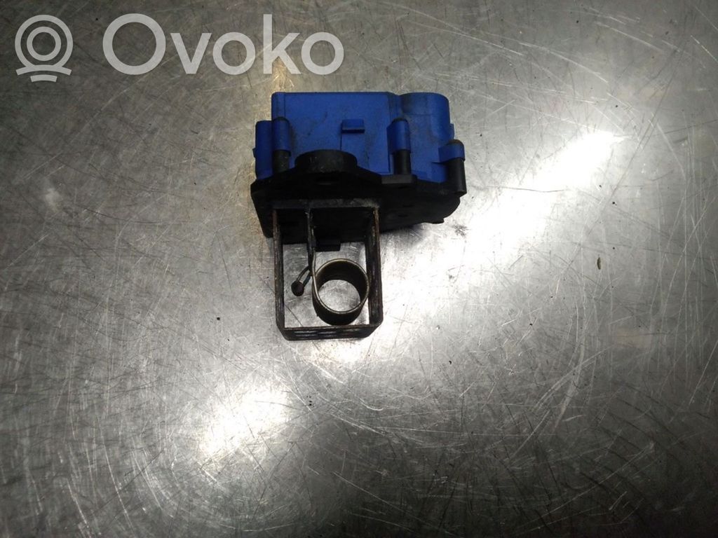 Peugeot 308 Coolant fan relay 