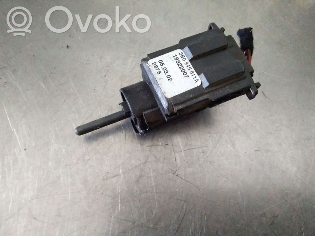Audi A4 S4 B6 8E 8H Jarrupolkimen anturin kytkin 