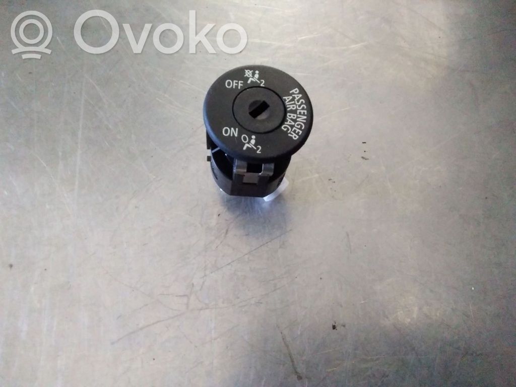 Mini One - Cooper Coupe R56 Interruptor de encendido/apagado del airbag de pasajero 