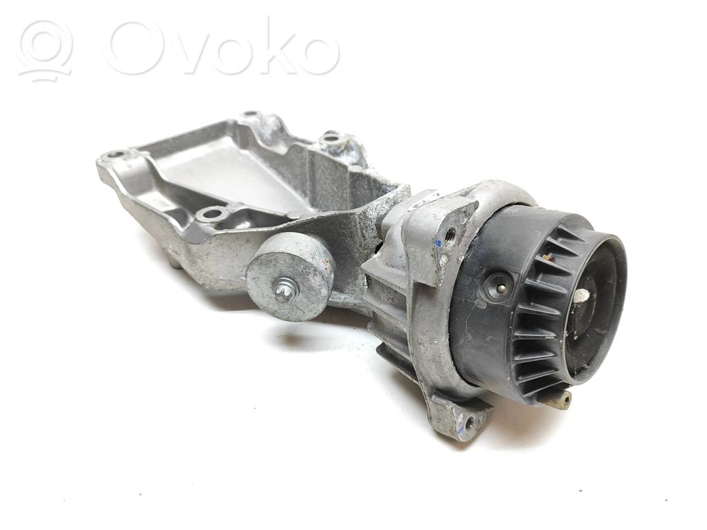 BMW 5 F10 F11 Engine mount bracket 