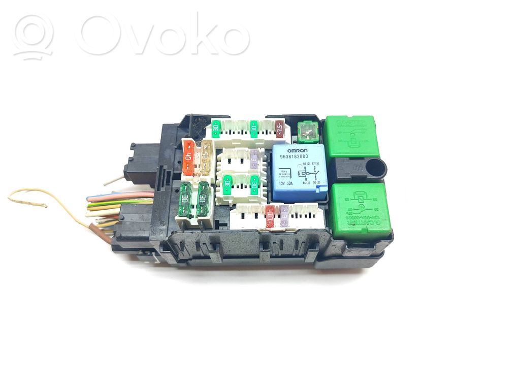 Peugeot 3008 II Fuse box set 