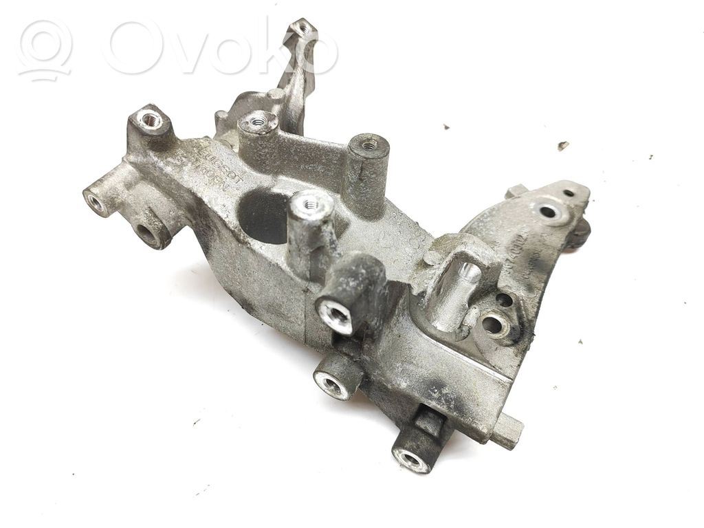 Citroen DS5 Engine mounting bracket 