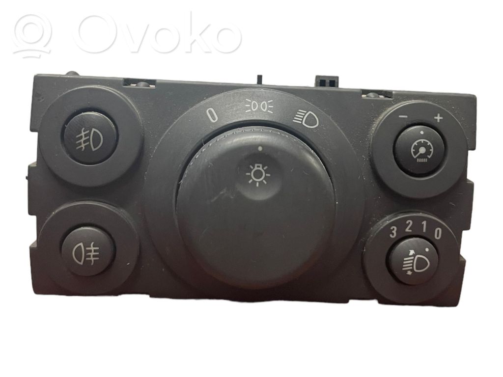 Opel Astra H Light switch 